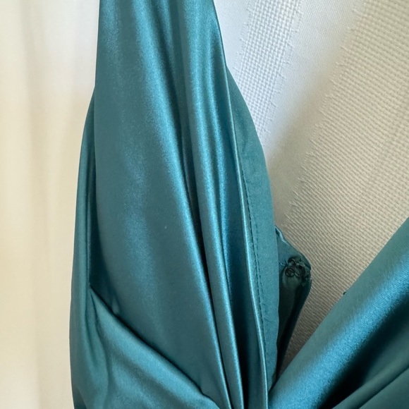 NWT Nicole Miller Teal Satin vneck ruched dress sz 8 - Picture 12 of 14